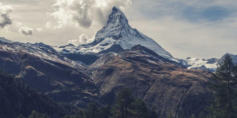 《原神》音乐与音效设计如何塑造听觉史诗：从陈致逸的旋律到地图宝箱的惊喜